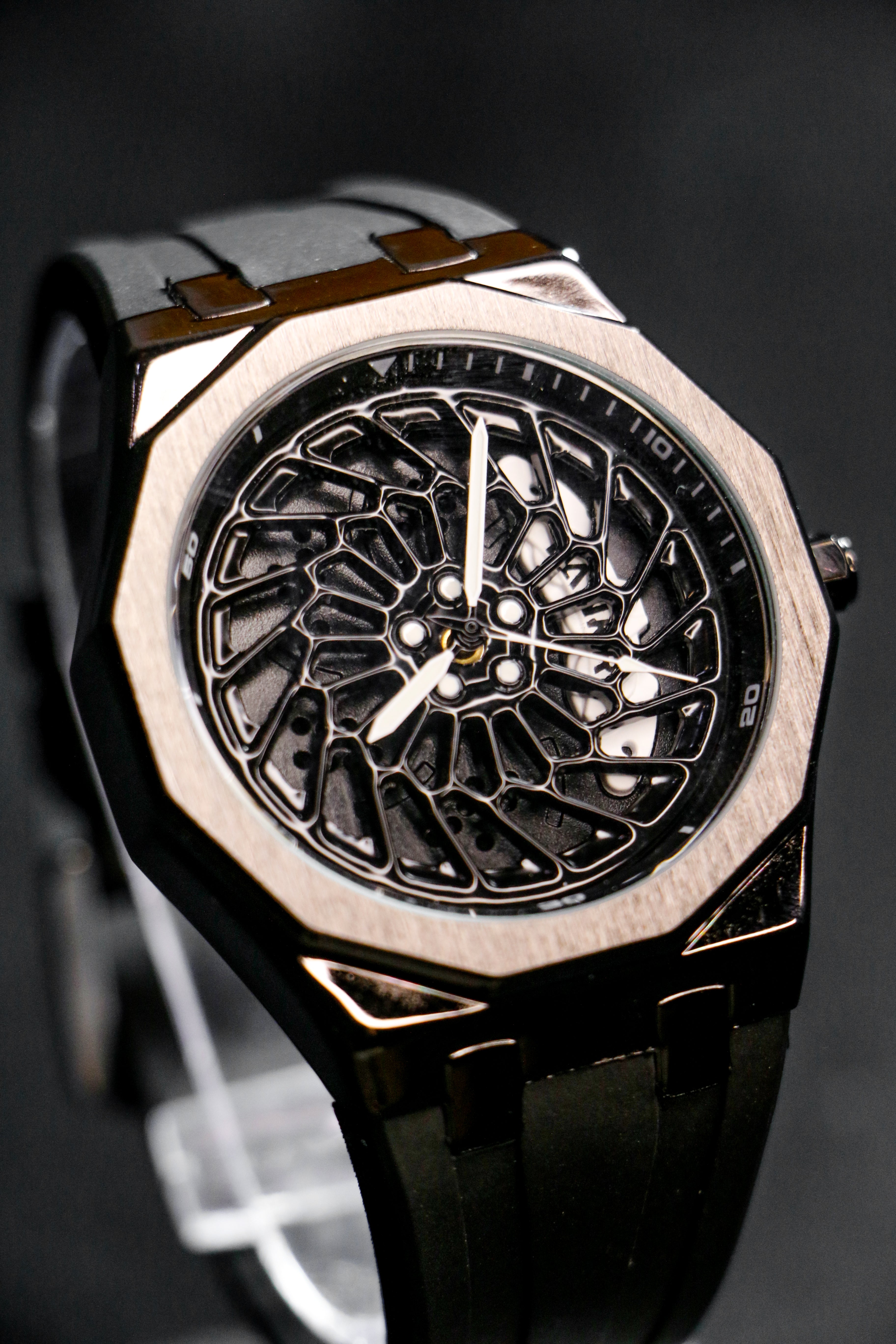 (B) Rim Design Watch – 100% Original High-Quality Waterproof